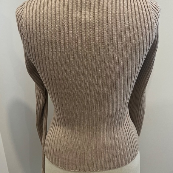 Peekaboo tie front ribbed sweater - Picture 2 of 3